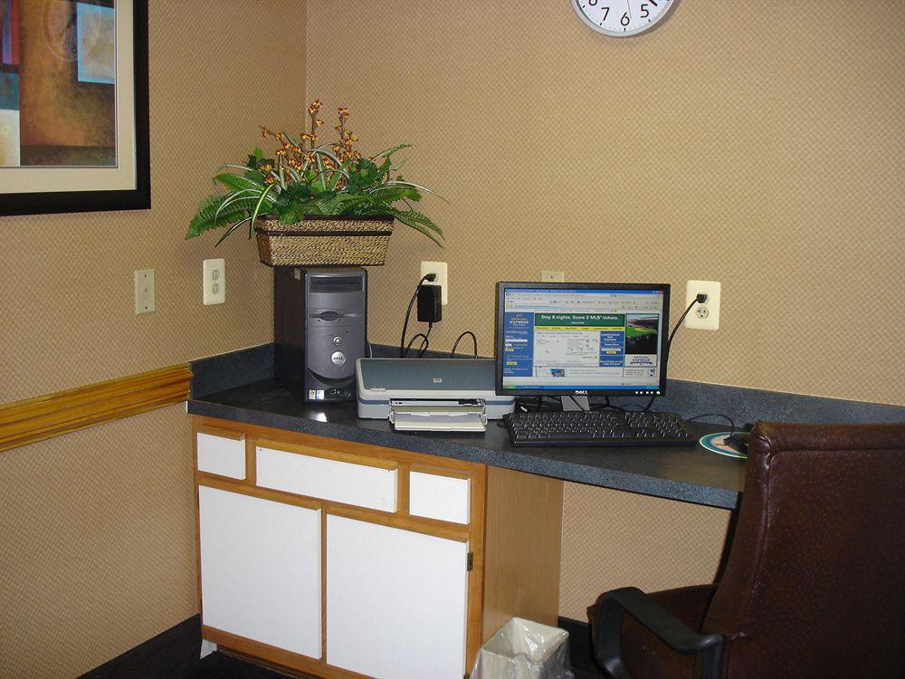 Holiday Inn Express Edgewood-Aberdeen-Bel Air Facilități foto